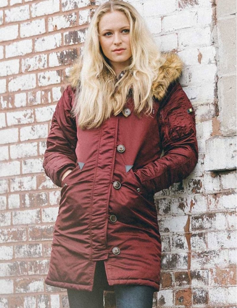 Куртка язык. Альфа Индастриз парка женская Elyse. Аляска женская Elyse Gen II Parka w (Alpha industries). Парка Alpha industries женская. Альфа парка женская Индастриз бордовая.