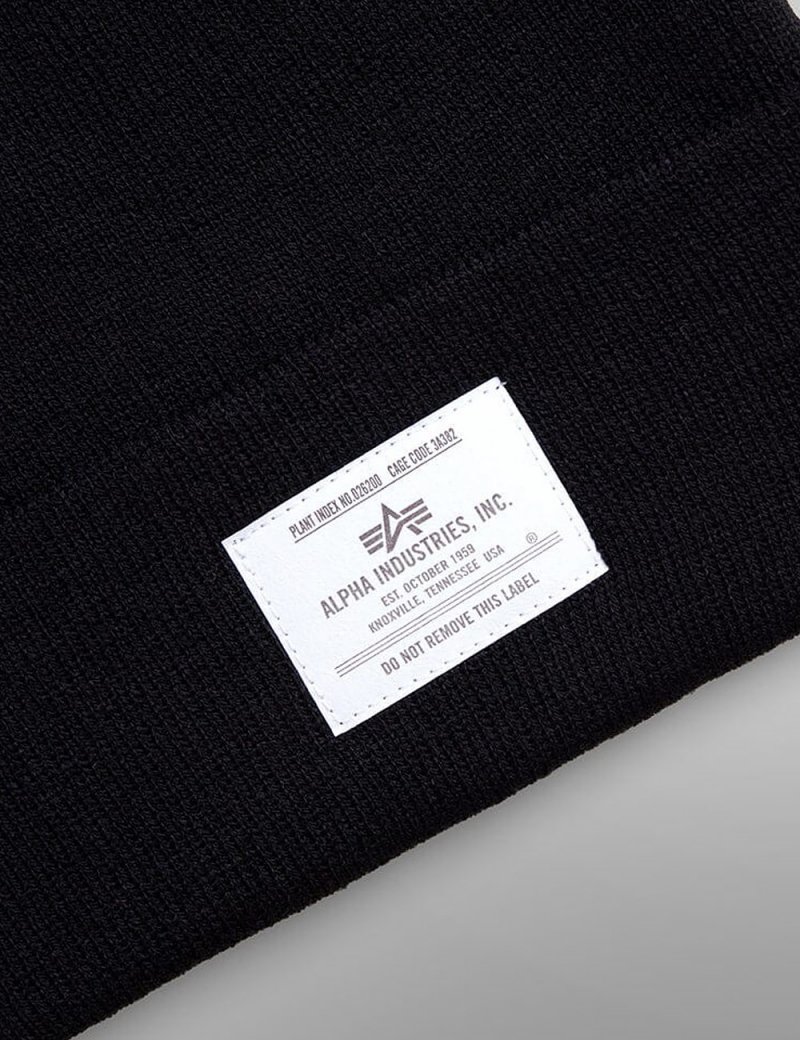 Шапка зимняя ESSENTIAL BEANIE Шапка зимняя ESSENTIAL BEANIE