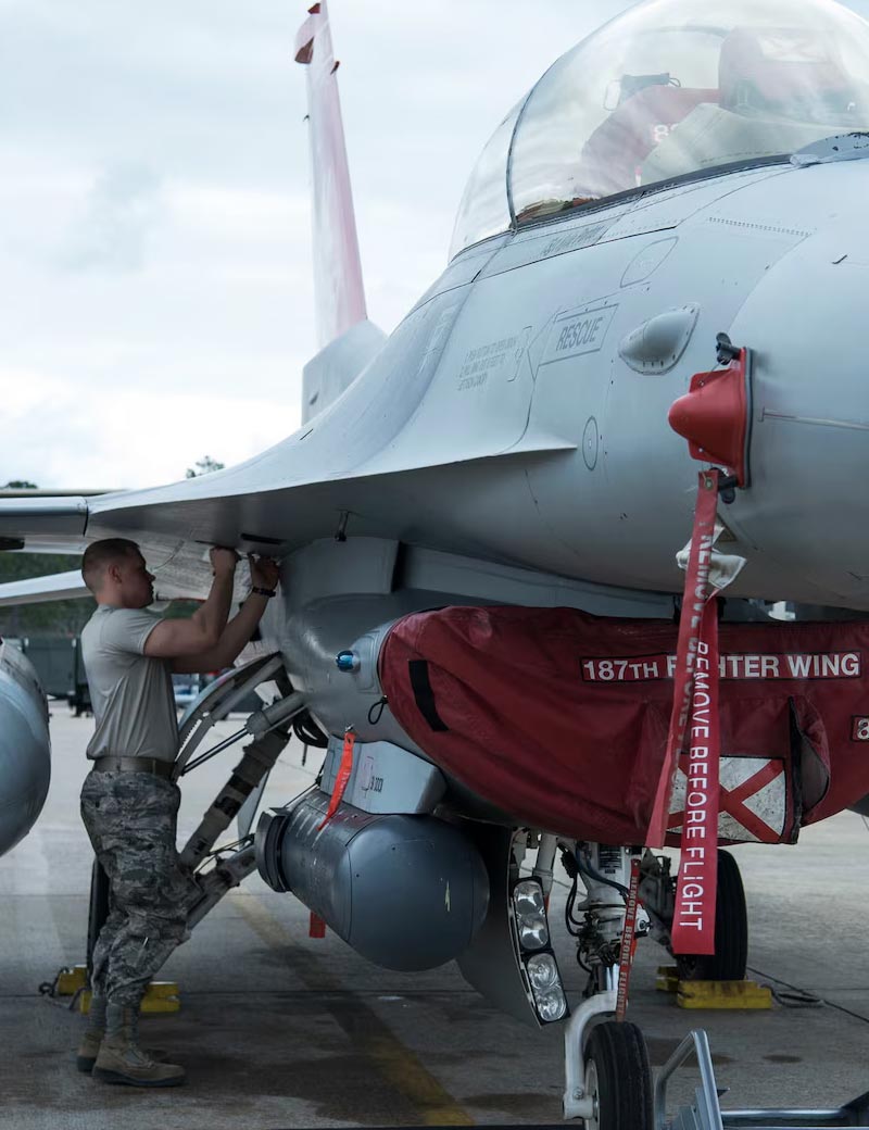 Ремувка стрічка REMOVE BEFORE FLIGHT  Ремувка стрічка REMOVE BEFORE FLIGHT
