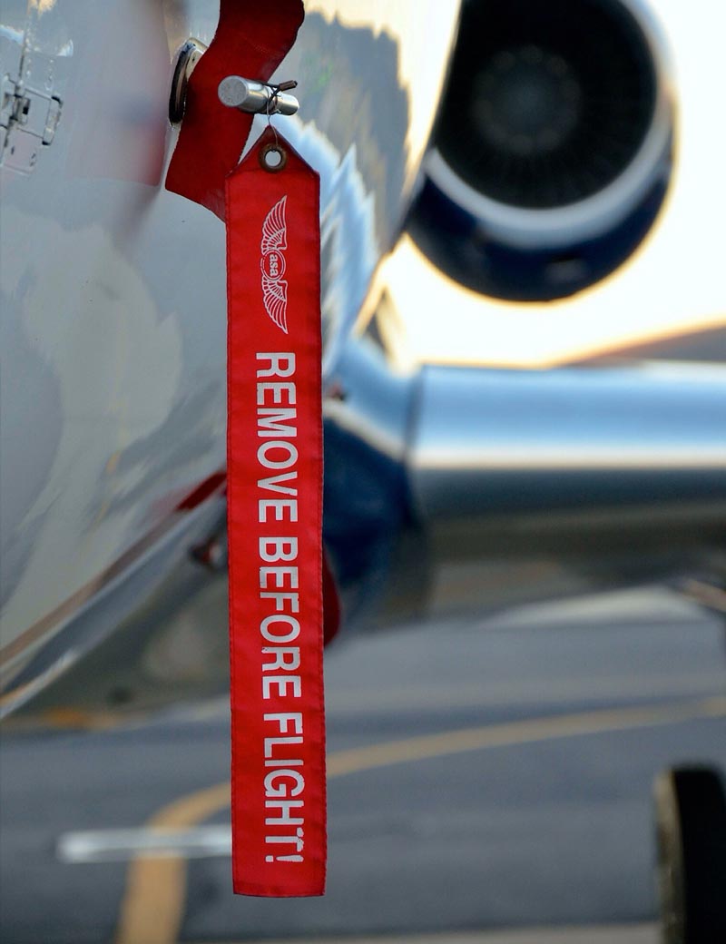 Ремувка стрічка REMOVE BEFORE FLIGHT  Ремувка стрічка REMOVE BEFORE FLIGHT
